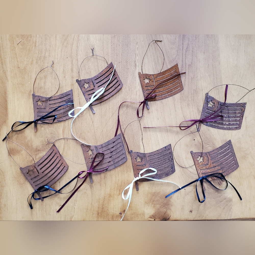 8 Rusty Metal Flag Ornaments